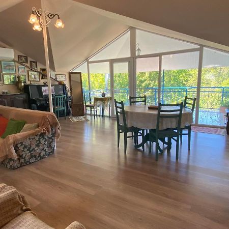 Nino'S Veranda Apartment Telavi Ngoại thất bức ảnh